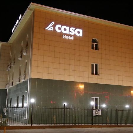 Lacasa Hotel Atyraū Екстериор снимка