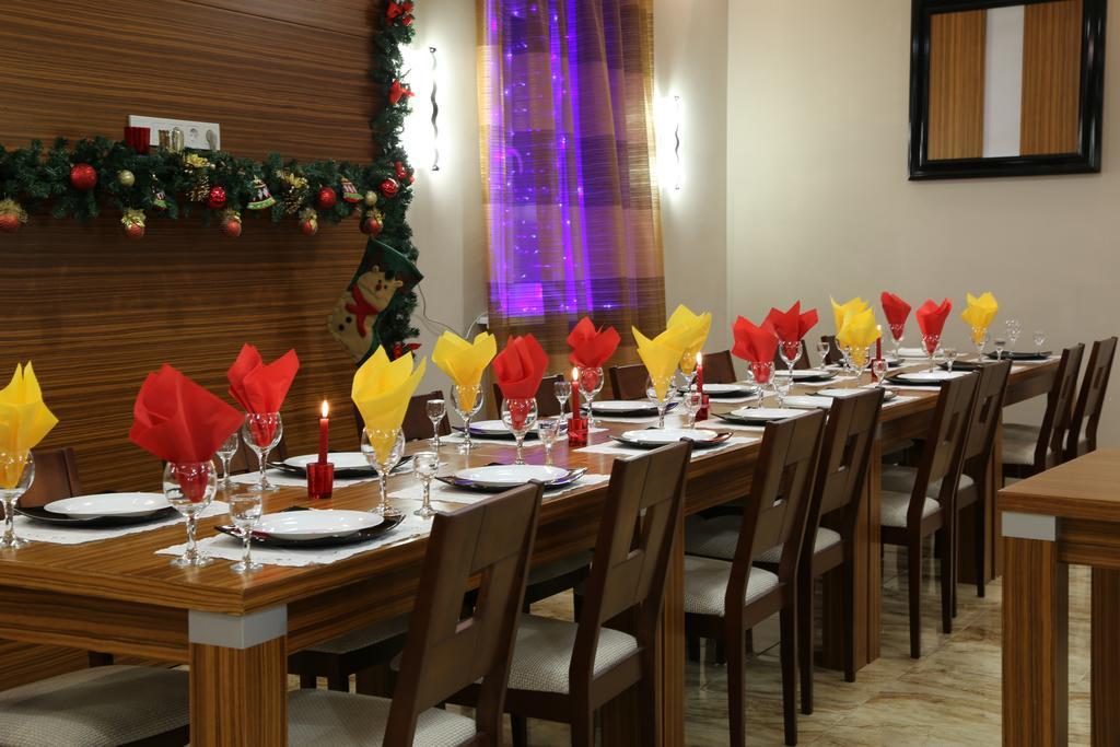 Lacasa Hotel Atyraū Екстериор снимка