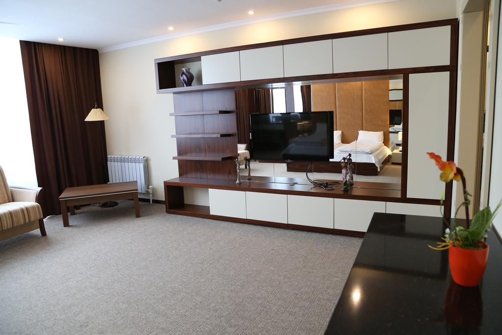 Lacasa Hotel Atyraū Стая снимка