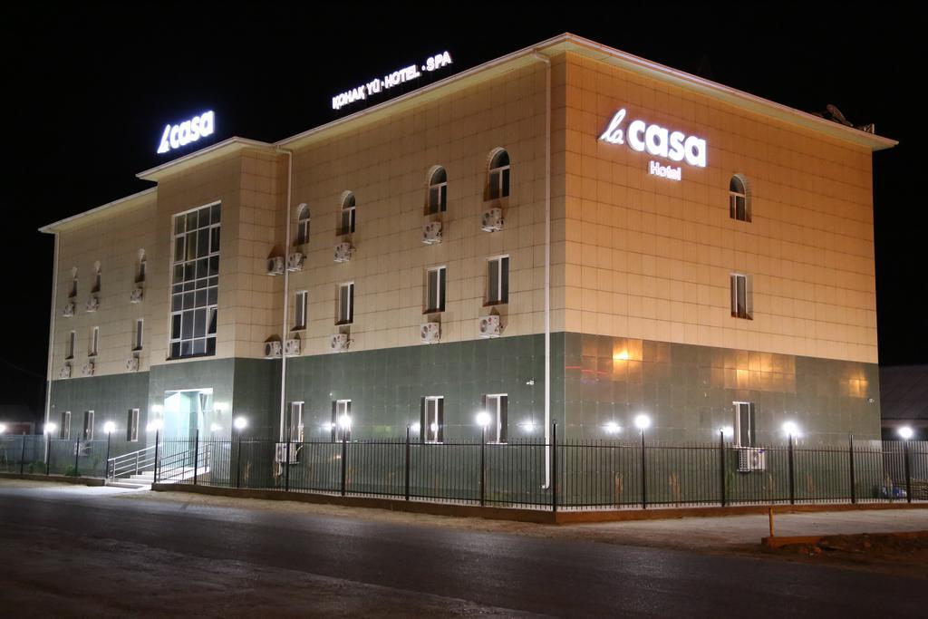 Lacasa Hotel Atyraū Екстериор снимка