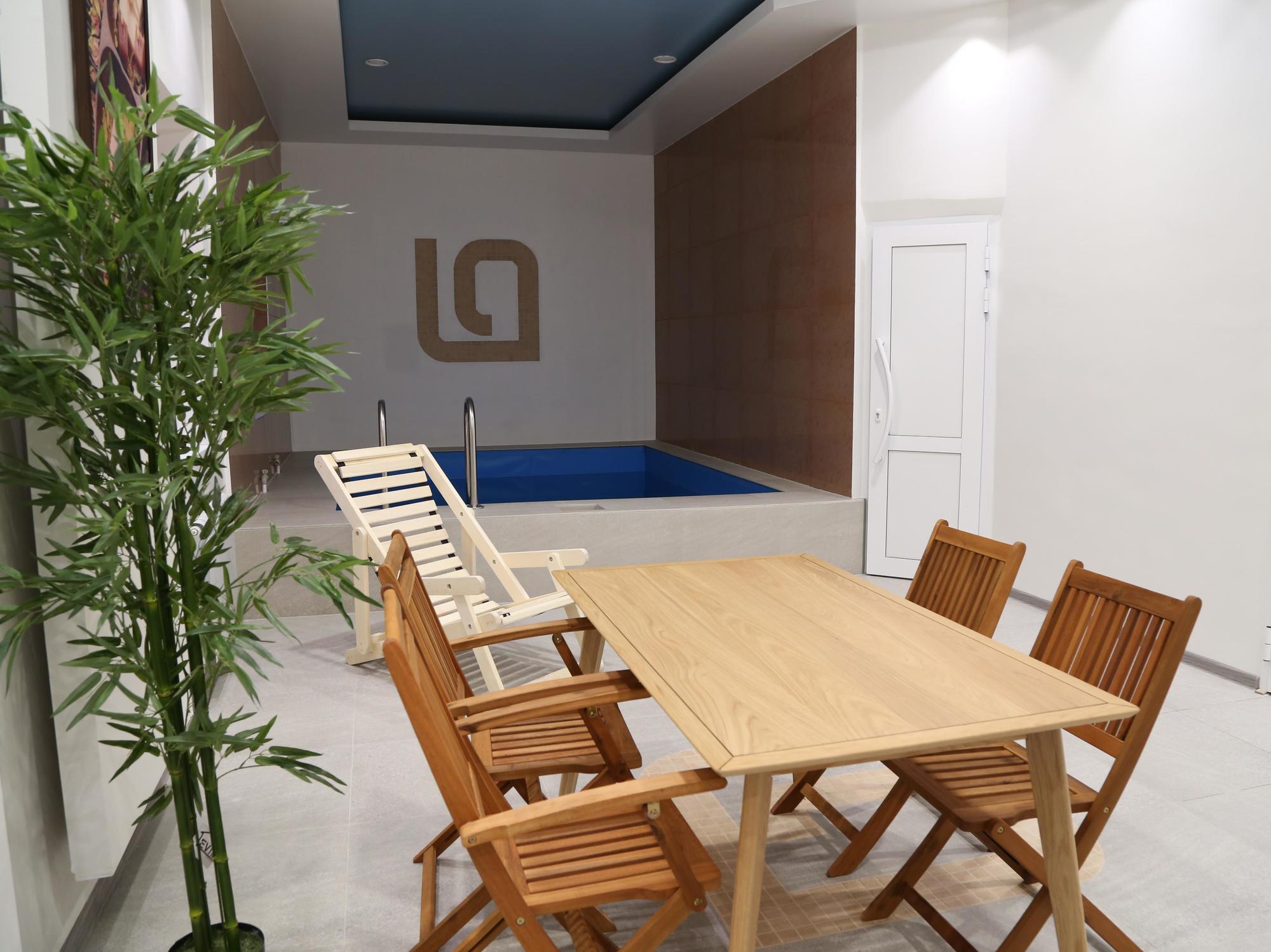 Lacasa Hotel Atyraū Екстериор снимка