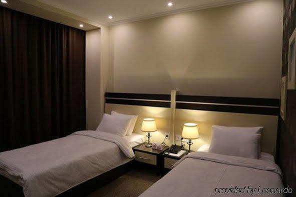 Lacasa Hotel Atyraū Екстериор снимка